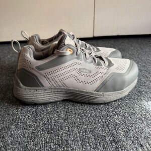 Keen Women’s Gray Aluminum Toe Work Shoes Size 7W